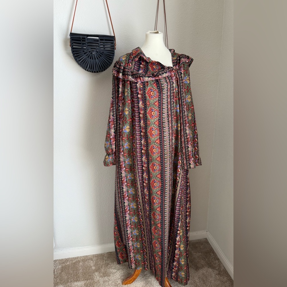 Vintage 1970s Made in USA Circa 2000 Paisley House Dress, Pockets, Size Large